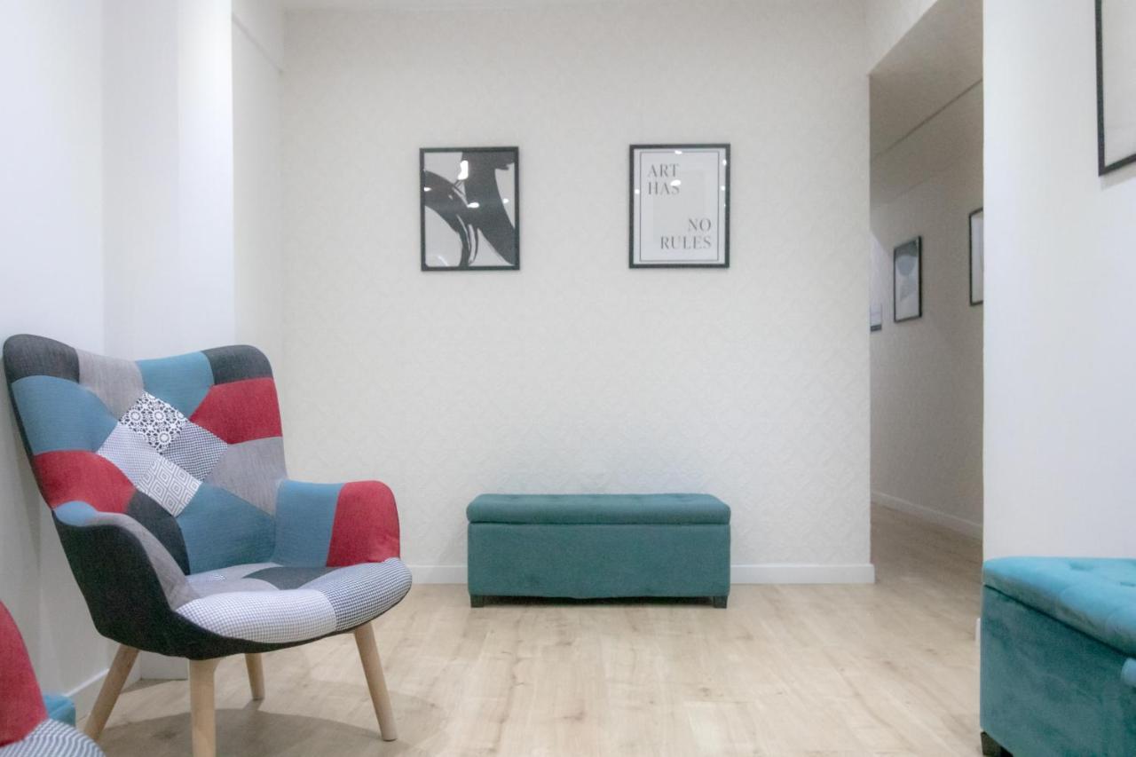 Phaedrus Living: Plateia Brillante Apartment