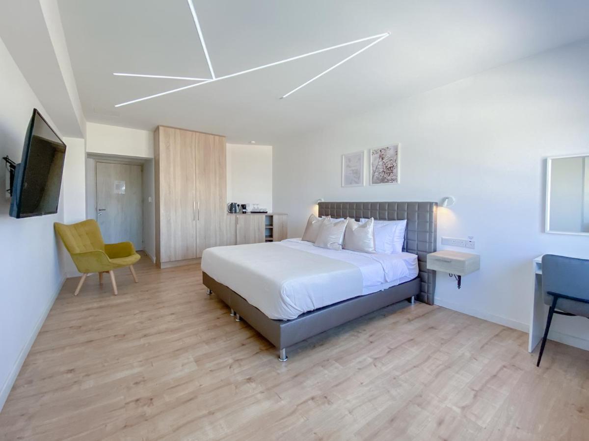 Phaedrus Living: Plateia Brillante * Nicosia